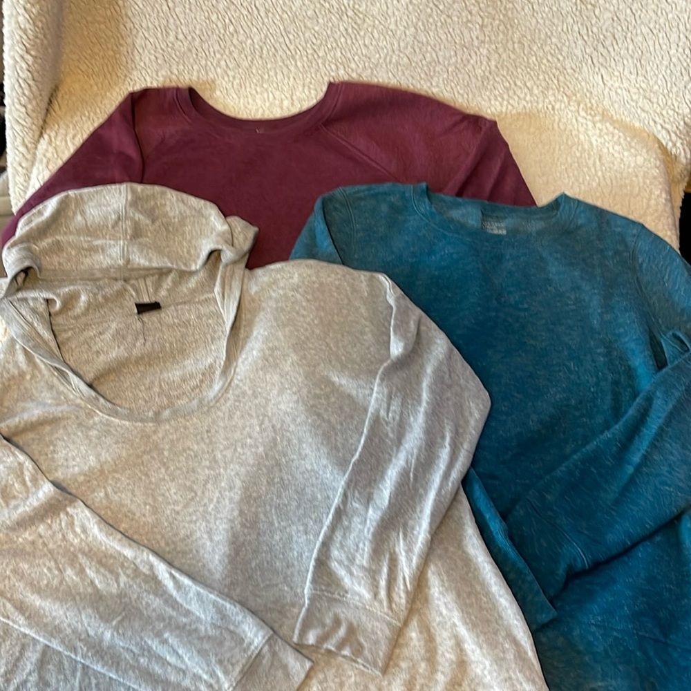 Time & Tru & Tek Gear Crewneck Lot.
